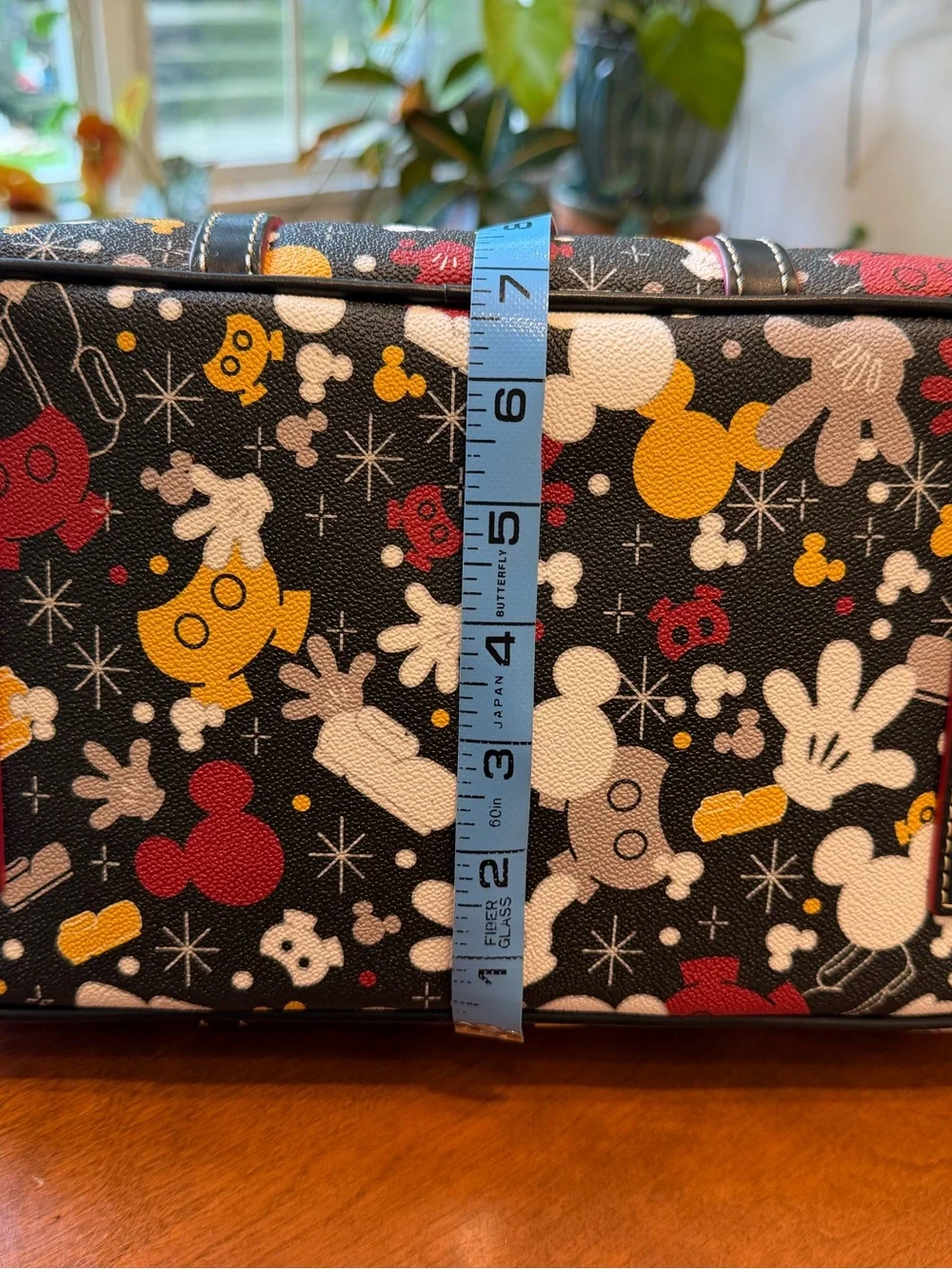 Dooney & Bourke 
